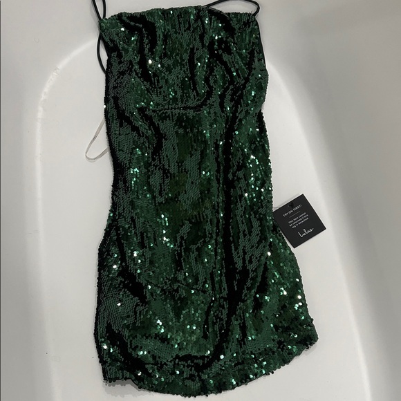 Lulu's Emerald Sequin Dress NWT. Size M fits more like a small - Picture 3 of 11